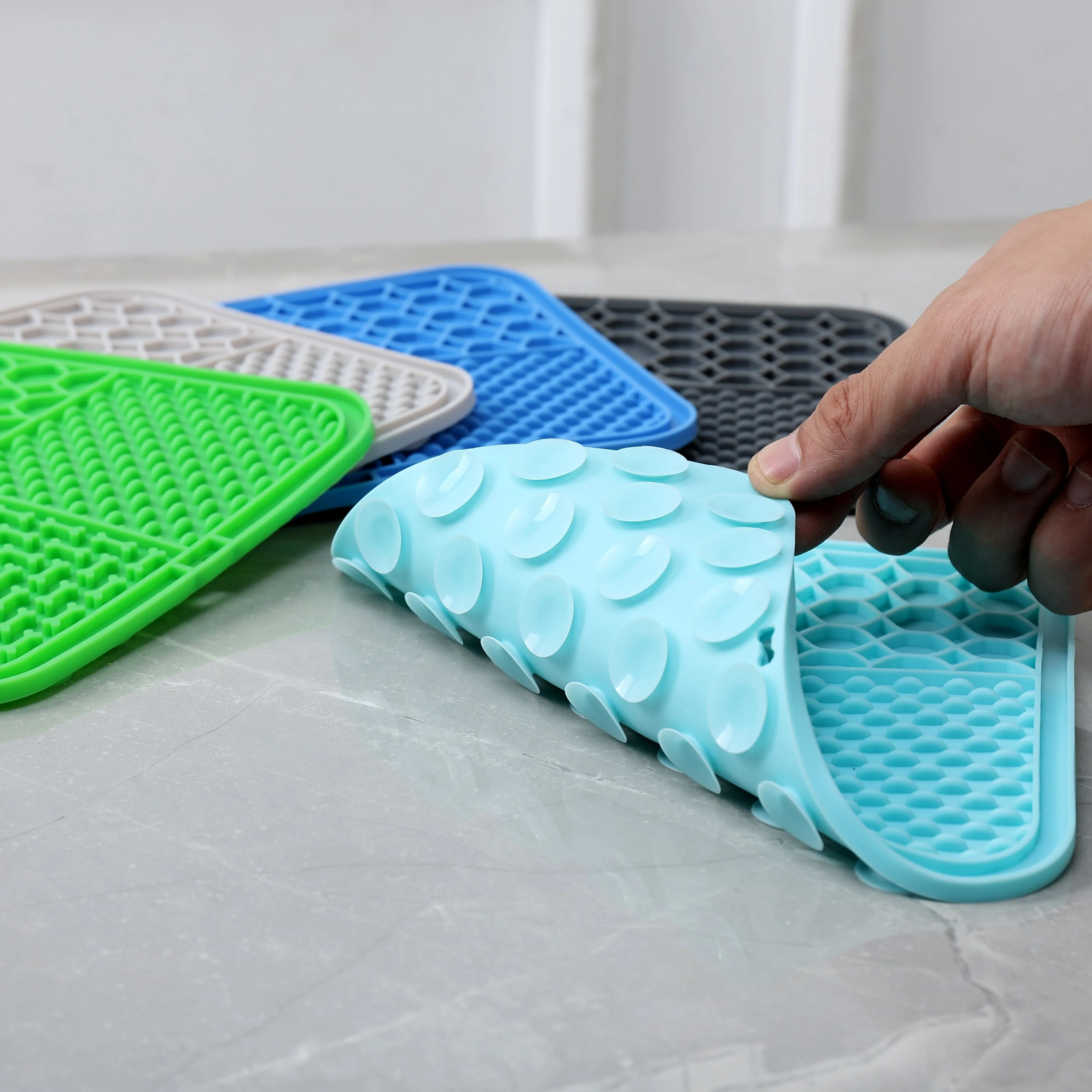CALMING LICK MAT - GREEN